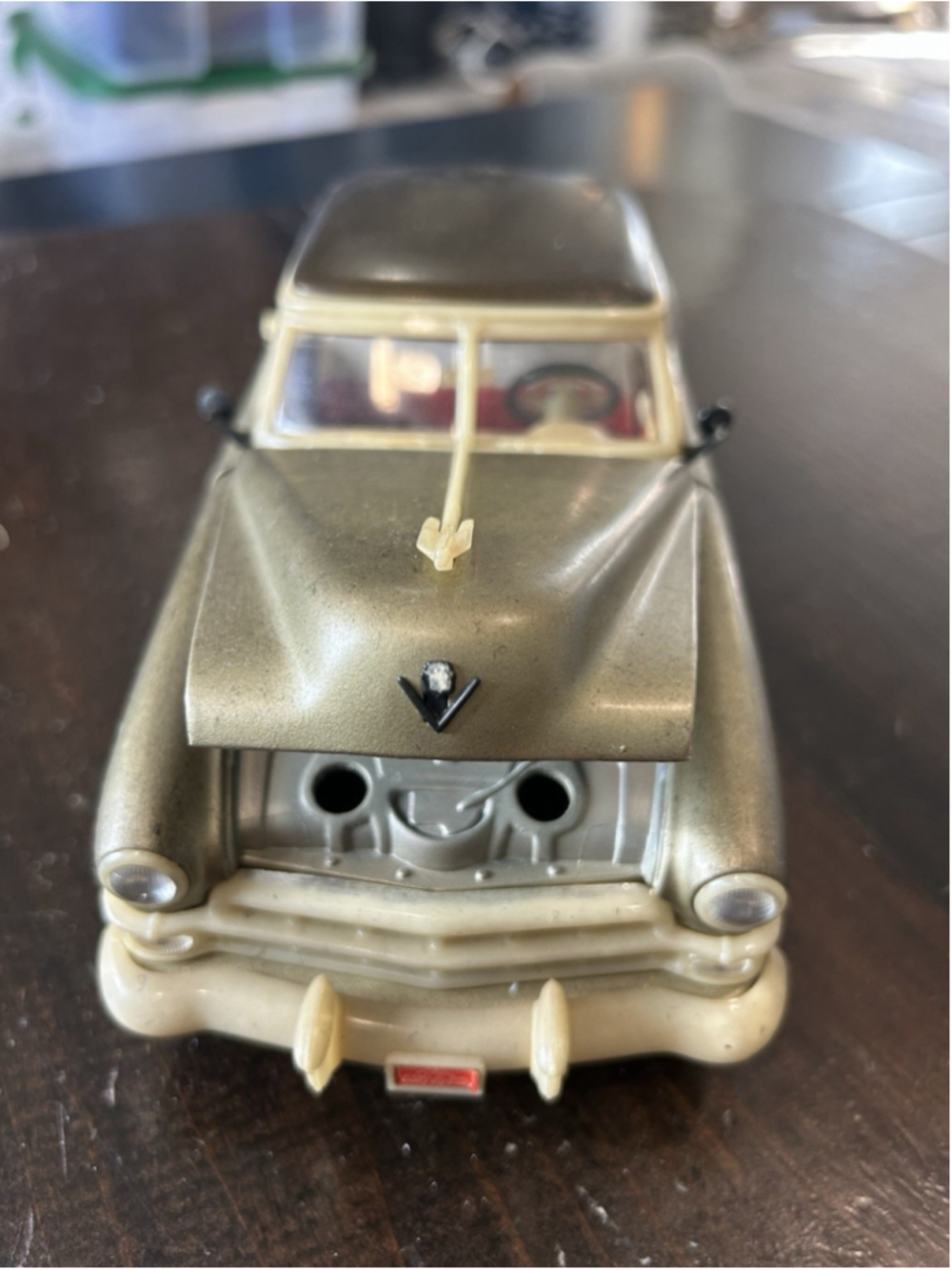 1949 Cadillac Coupe de Ville 1:18 Scale Road Signature Deluxe Edition Die Cast
